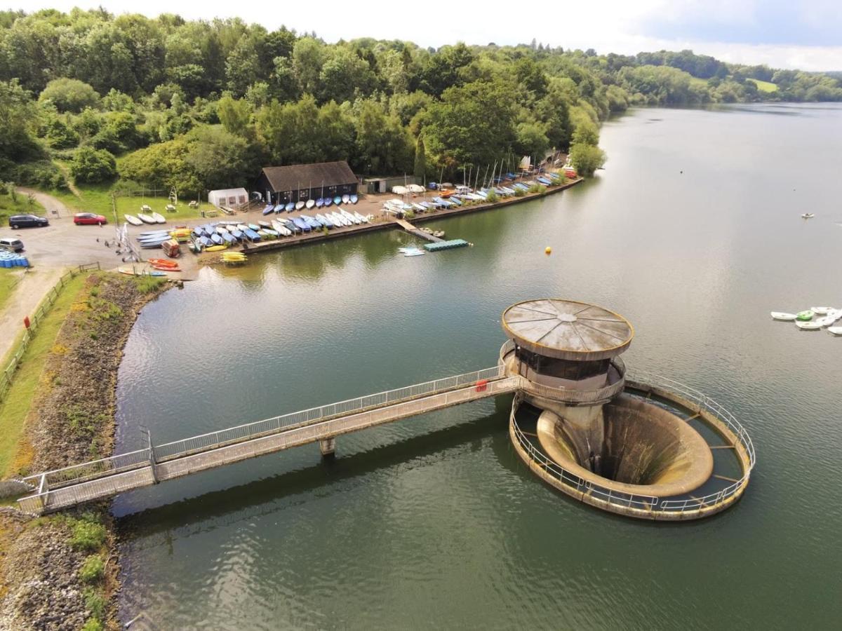 Quirky Vintage Horsebox Conversion With Stunning Views Of Ardingly Reservoir Balcombe Exterior foto